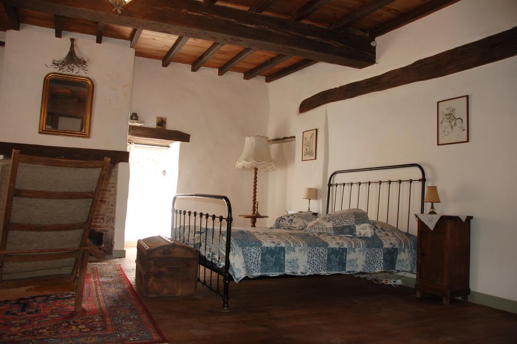 Auberge Lion D'Or Saint-Antonin-Noble-Val Room photo